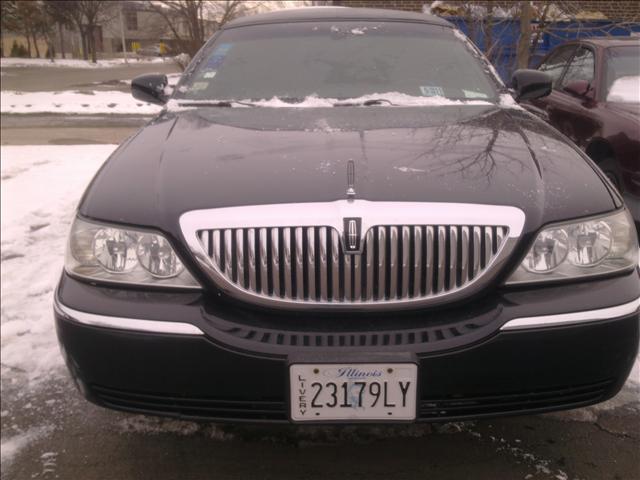 2003 Lincoln Town Car 2.0 S FWD