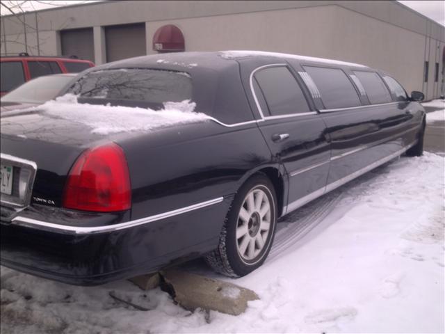 2003 Lincoln Town Car 2.0 S FWD