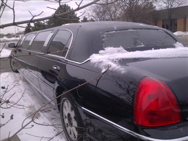 2003 Lincoln Town Car 2.0 S FWD