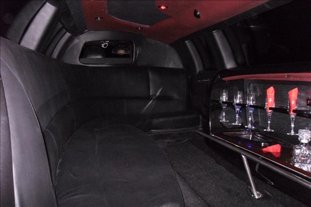 2003 Lincoln Town Car Unknown