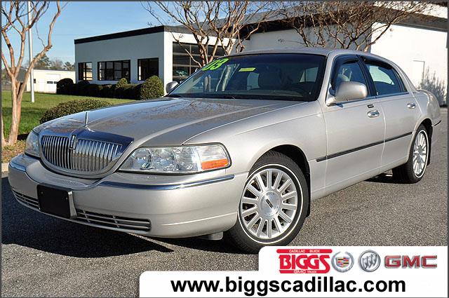 2003 Lincoln Town Car DOWN 4.9 WAC