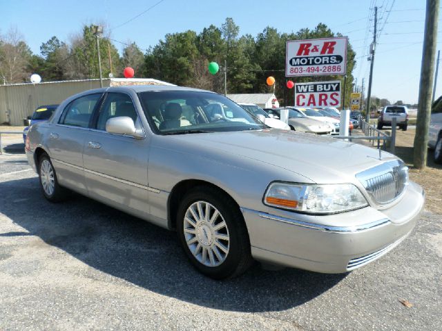 2003 Lincoln Town Car Unknown