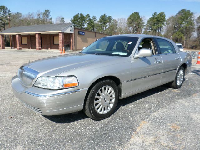 2003 Lincoln Town Car Unknown