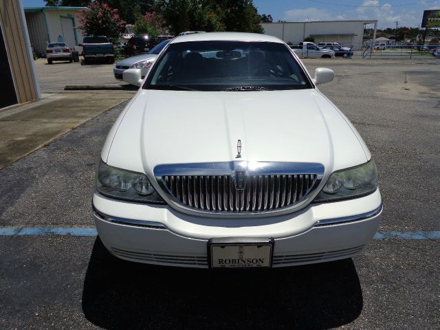 2003 Lincoln Town Car DOWN 4.9 WAC