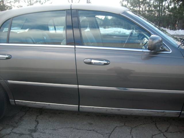 2003 Lincoln Town Car SLT1 AWD