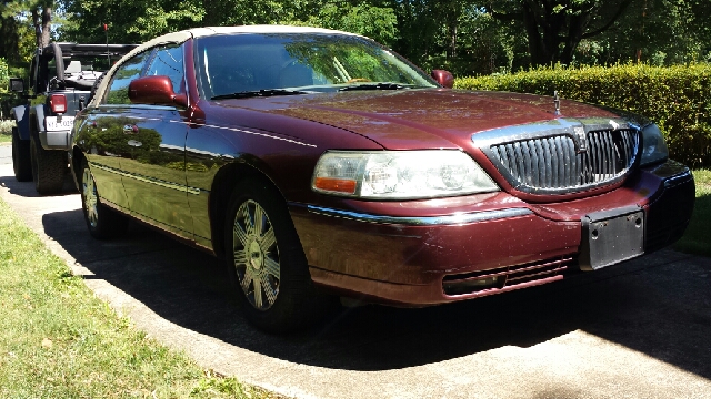 2003 Lincoln Town Car 4B