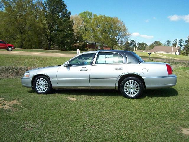 2003 Lincoln Town Car ZR-2 Extended Cab