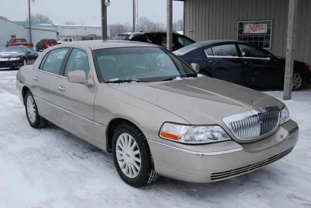 2003 Lincoln Town Car DOWN 4.9 WAC