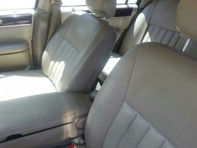 2003 Lincoln Town Car DOWN 4.9 WAC
