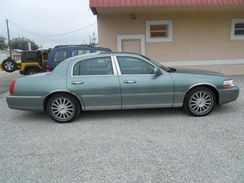 2003 Lincoln Town Car DOWN 4.9 WAC