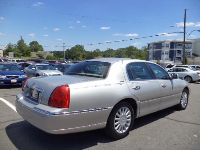 2003 Lincoln Town Car DOWN 4.9 WAC