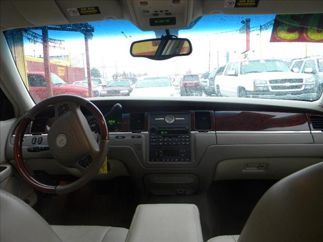 2003 Lincoln Town Car DOWN 4.9 WAC