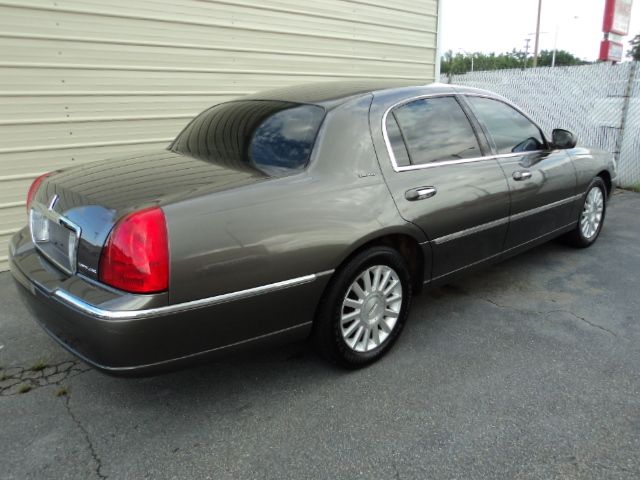2003 Lincoln Town Car DOWN 4.9 WAC