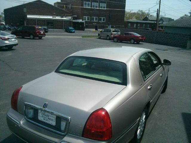 2003 Lincoln Town Car DOWN 4.9 WAC