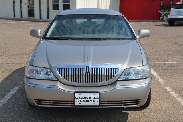 2003 Lincoln Town Car DOWN 4.9 WAC