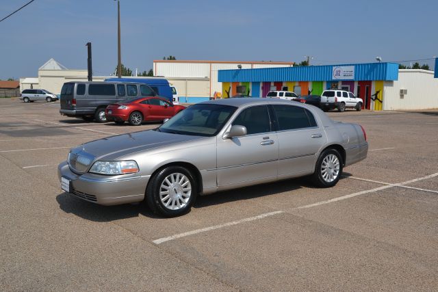 2003 Lincoln Town Car DOWN 4.9 WAC