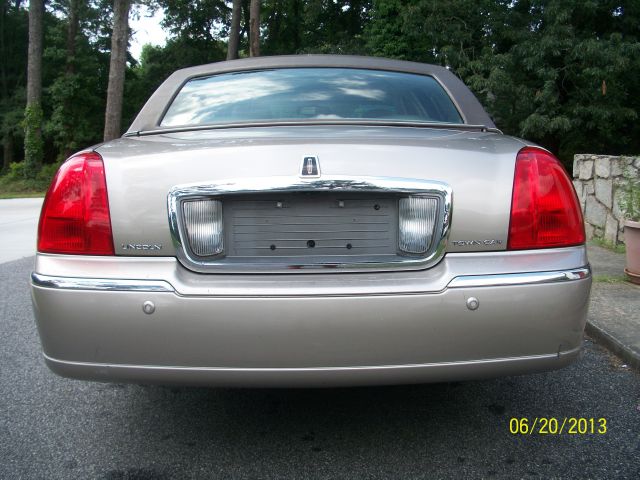 2003 Lincoln Town Car DOWN 4.9 WAC