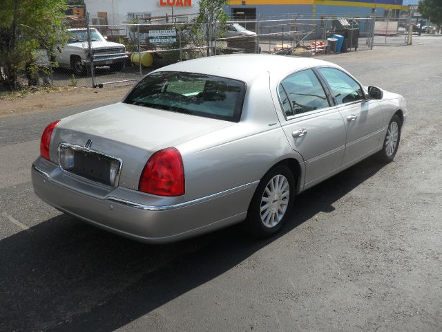 2003 Lincoln Town Car DOWN 4.9 WAC