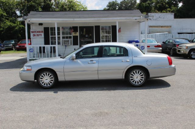 2003 Lincoln Town Car DOWN 4.9 WAC