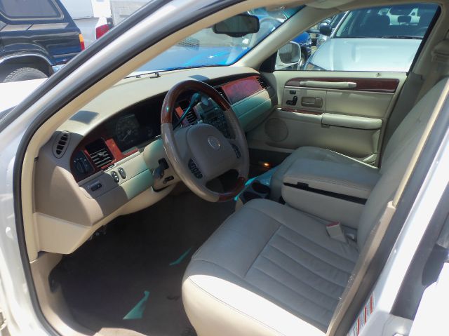 2003 Lincoln Town Car DOWN 4.9 WAC