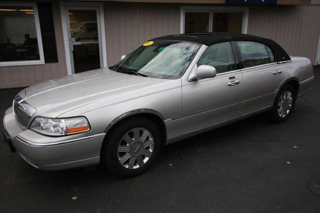 2003 Lincoln Town Car ZR-2 Extended Cab