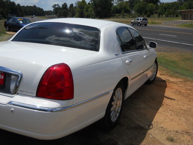 2004 Lincoln Town Car DOWN 4.9 WAC