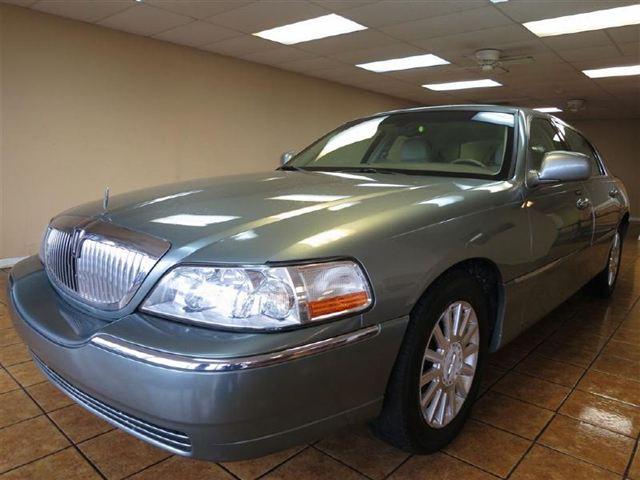 2004 Lincoln Town Car ZR-2 Extended Cab
