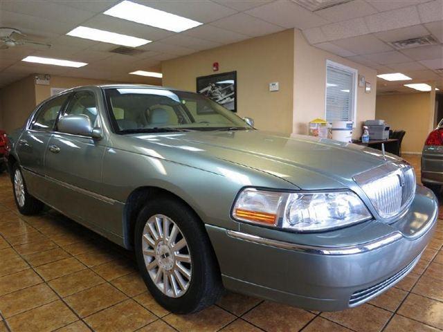 2004 Lincoln Town Car ZR-2 Extended Cab