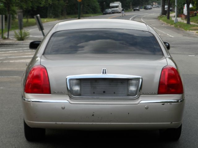 2004 Lincoln Town Car DOWN 4.9 WAC