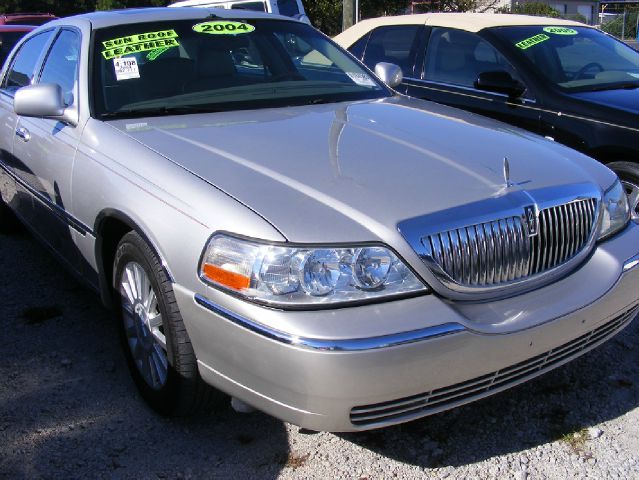 2004 Lincoln Town Car GLS PZEV