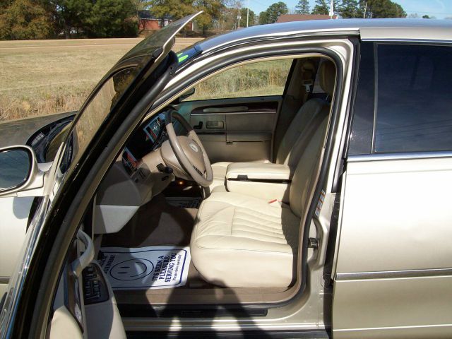 2004 Lincoln Town Car DOWN 4.9 WAC