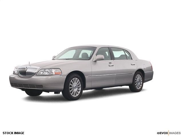 2004 Lincoln Town Car Unknown