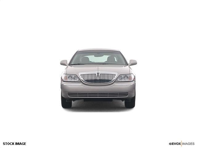 2004 Lincoln Town Car Unknown