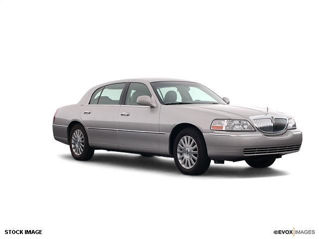 2004 Lincoln Town Car Unknown