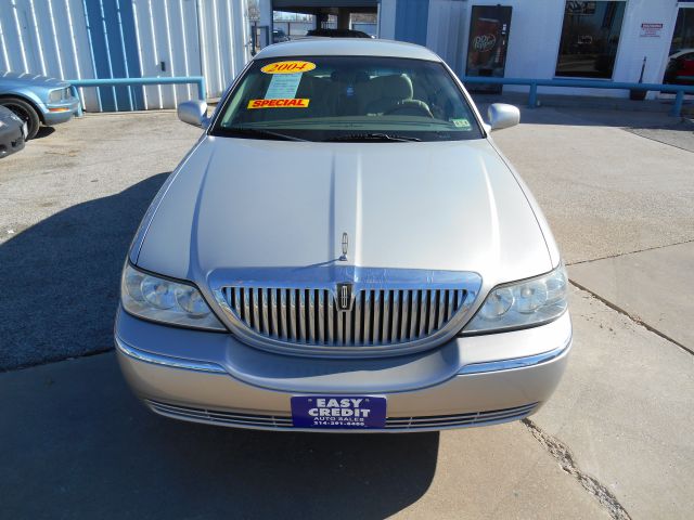 2004 Lincoln Town Car GLS PZEV