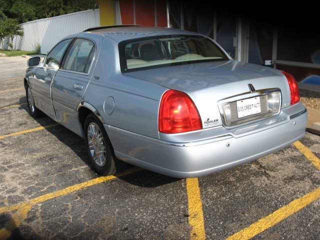 2005 Lincoln Town Car DOWN 4.9 WAC