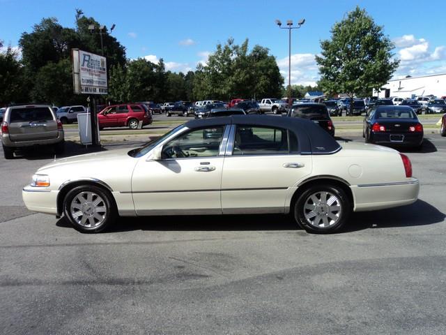 2005 Lincoln Town Car DOWN 4.9 WAC