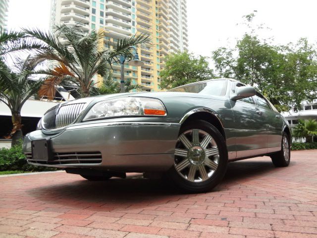 2005 Lincoln Town Car DOWN 4.9 WAC