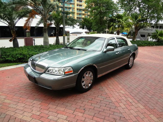 2005 Lincoln Town Car DOWN 4.9 WAC