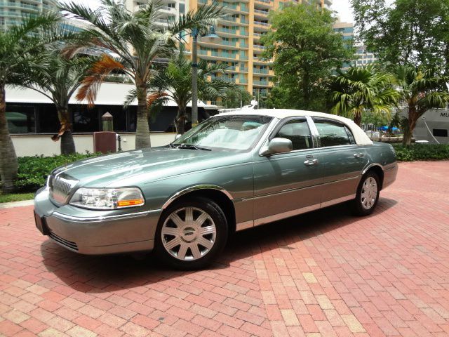 2005 Lincoln Town Car DOWN 4.9 WAC