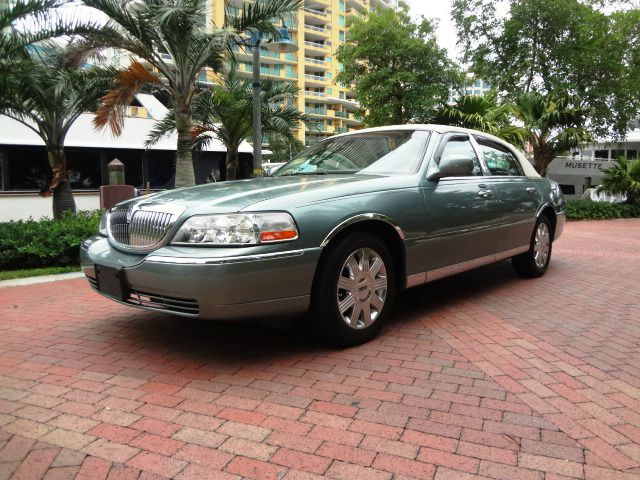 2005 Lincoln Town Car DOWN 4.9 WAC