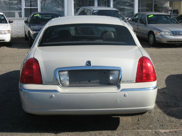 2005 Lincoln Town Car DOWN 4.9 WAC