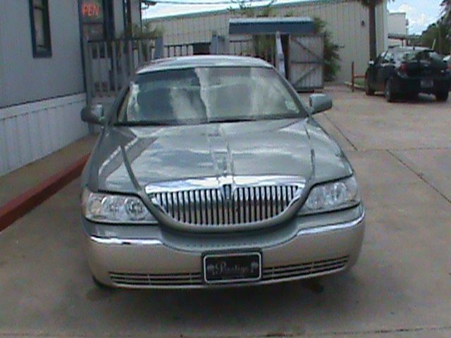 2005 Lincoln Town Car DOWN 4.9 WAC