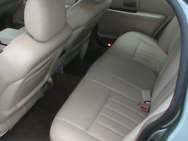 2005 Lincoln Town Car DOWN 4.9 WAC