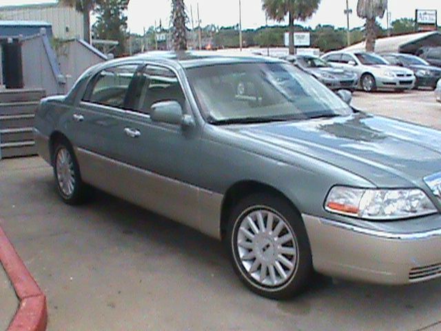 2005 Lincoln Town Car DOWN 4.9 WAC