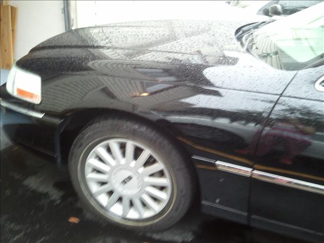 2005 Lincoln Town Car Unknown