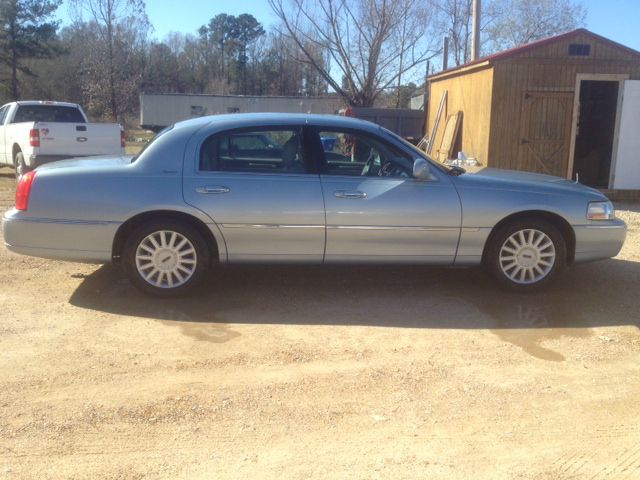 2005 Lincoln Town Car DOWN 4.9 WAC