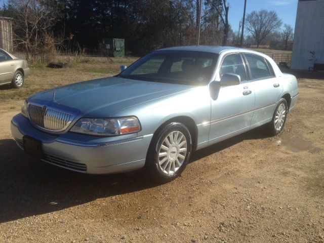 2005 Lincoln Town Car DOWN 4.9 WAC