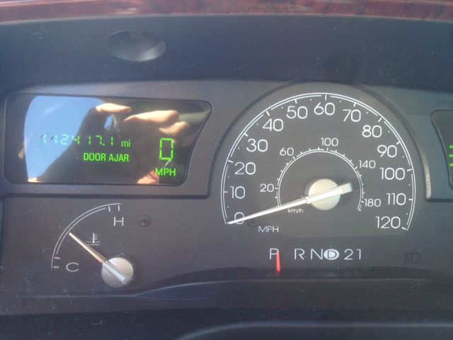 2005 Lincoln Town Car DOWN 4.9 WAC