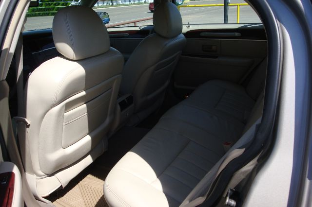 2005 Lincoln Town Car DOWN 4.9 WAC